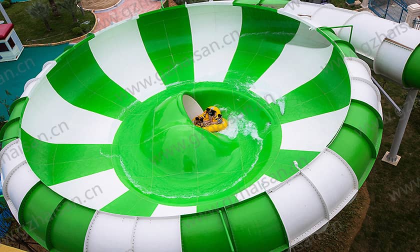 浙江宁波大目湾阿拉的海水上乐园巨兽碗