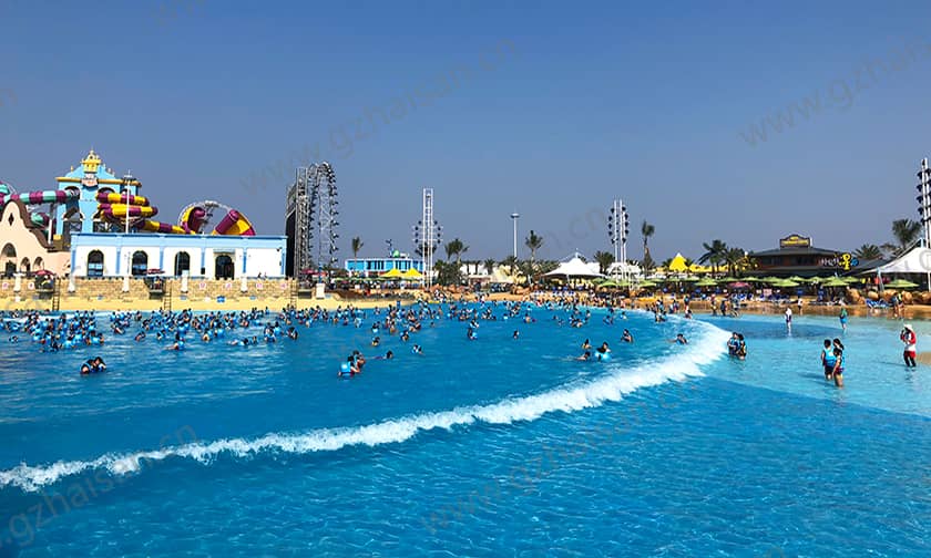 浙江宁波大目湾阿拉的海水上乐园海浪池