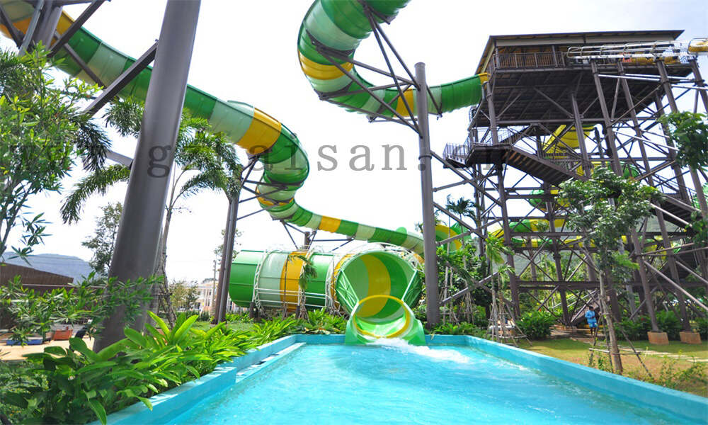 如何选择合适的承建商来建造水上乐园？