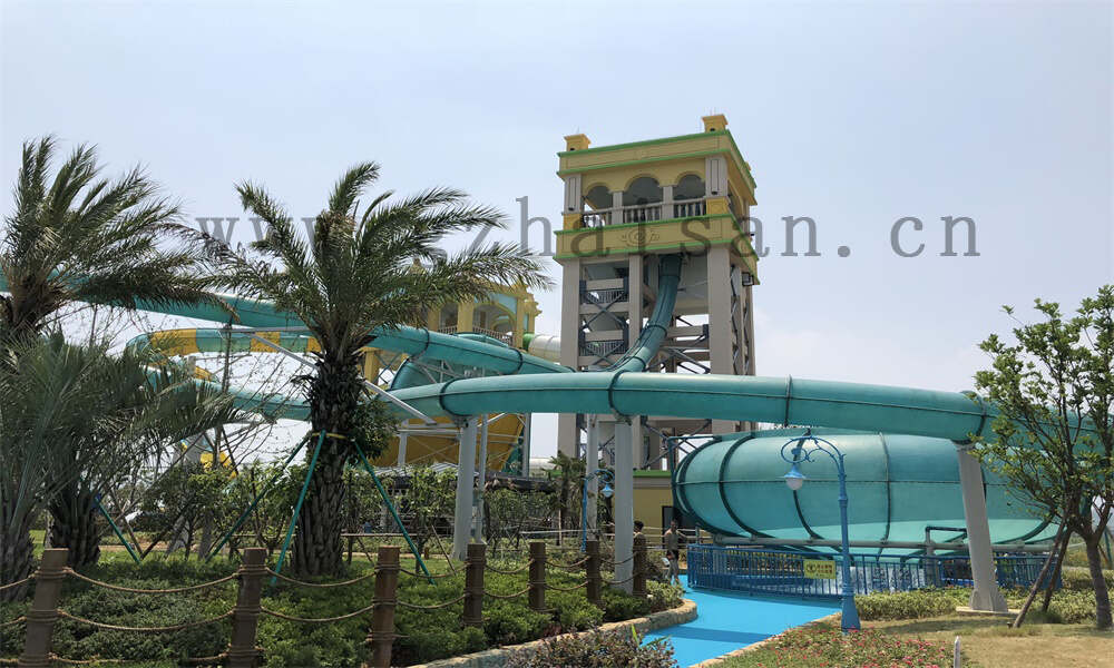 水上滑梯乐园，刺激畅快无限