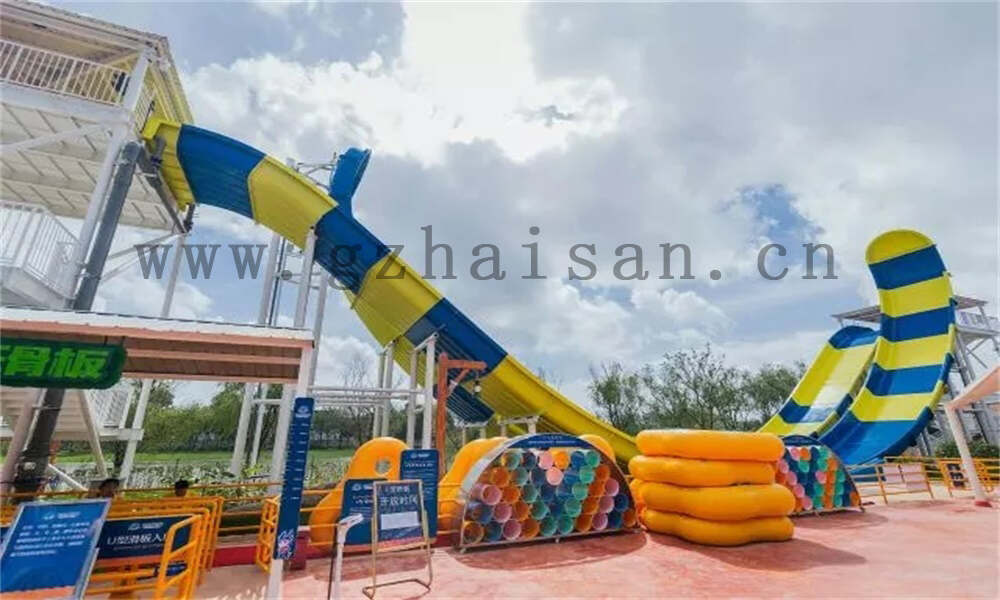 水上乐园管理中如何提升游客的互动体验？