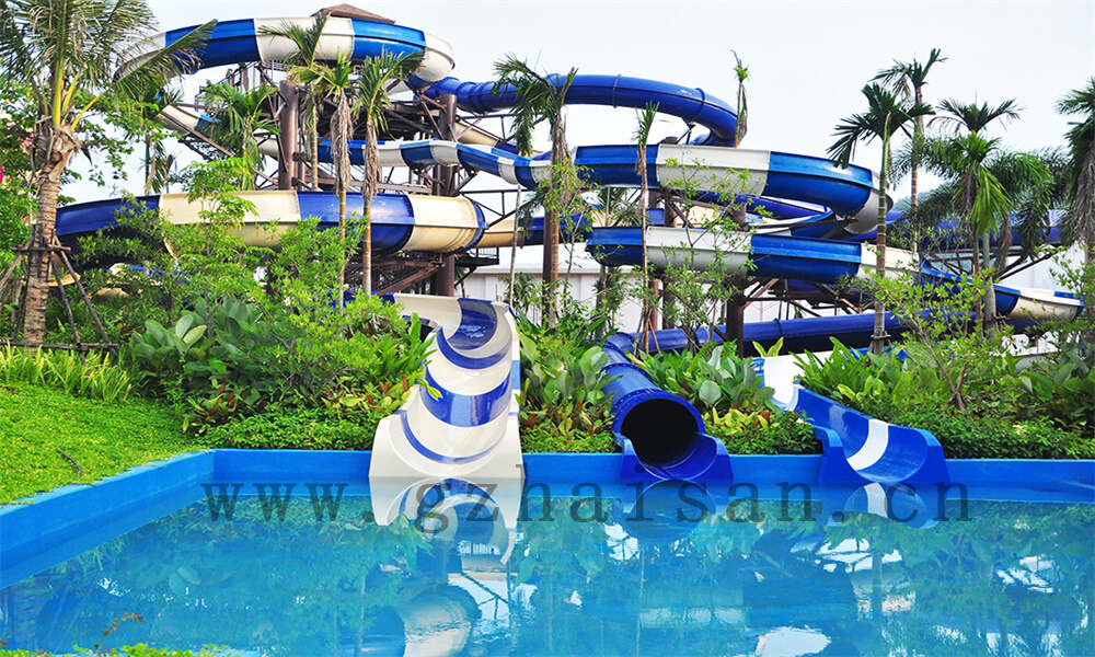 梦幻水乐园：夏日清凉探险